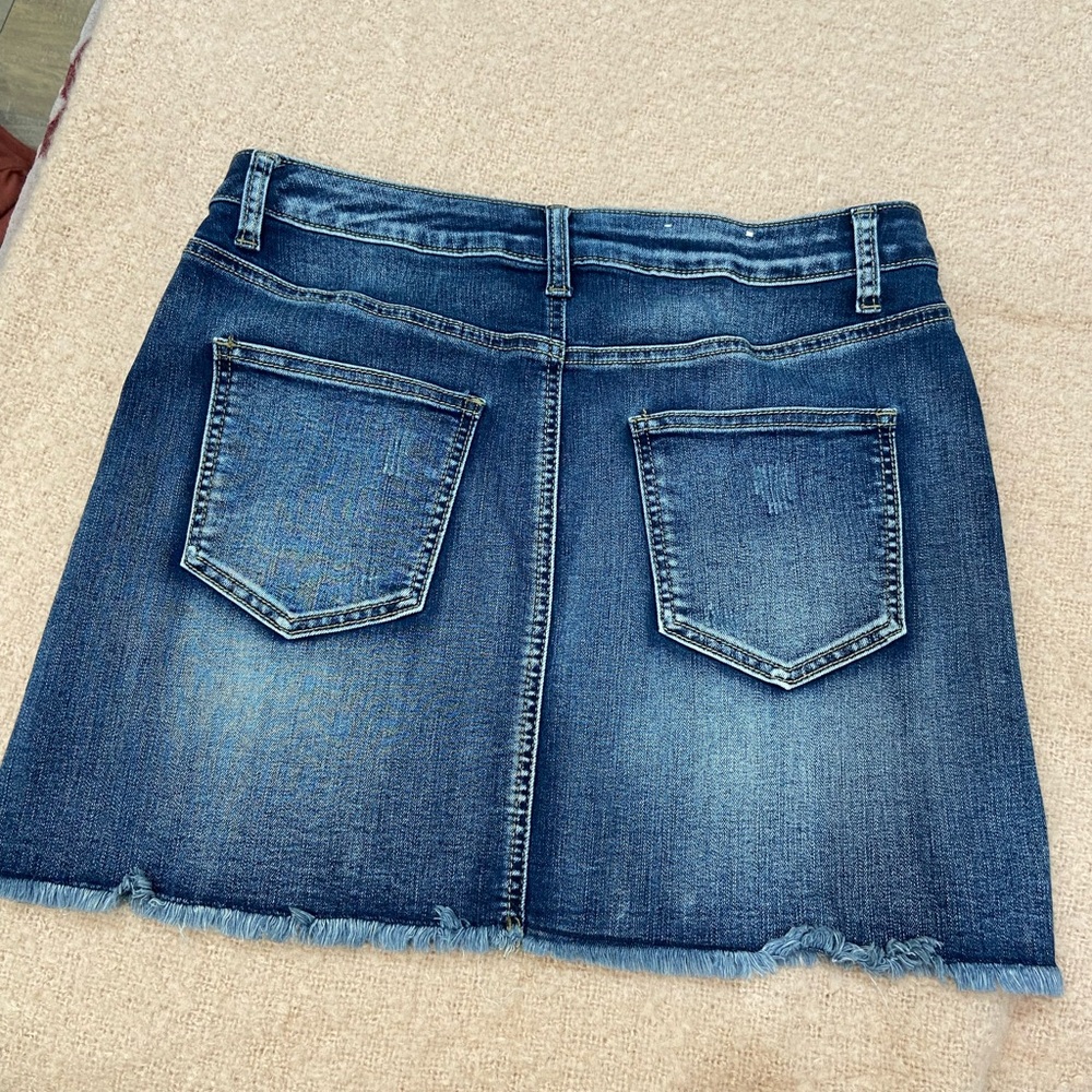 Altar’d state mini skirt - Picture 2 of 3